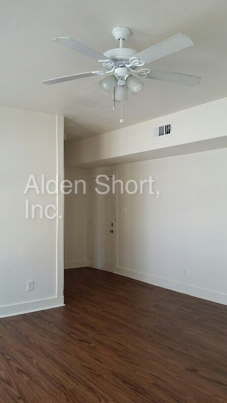 Building Photo - 925 S Tyler St