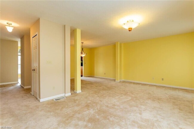 Building Photo - 1957 E 85th St