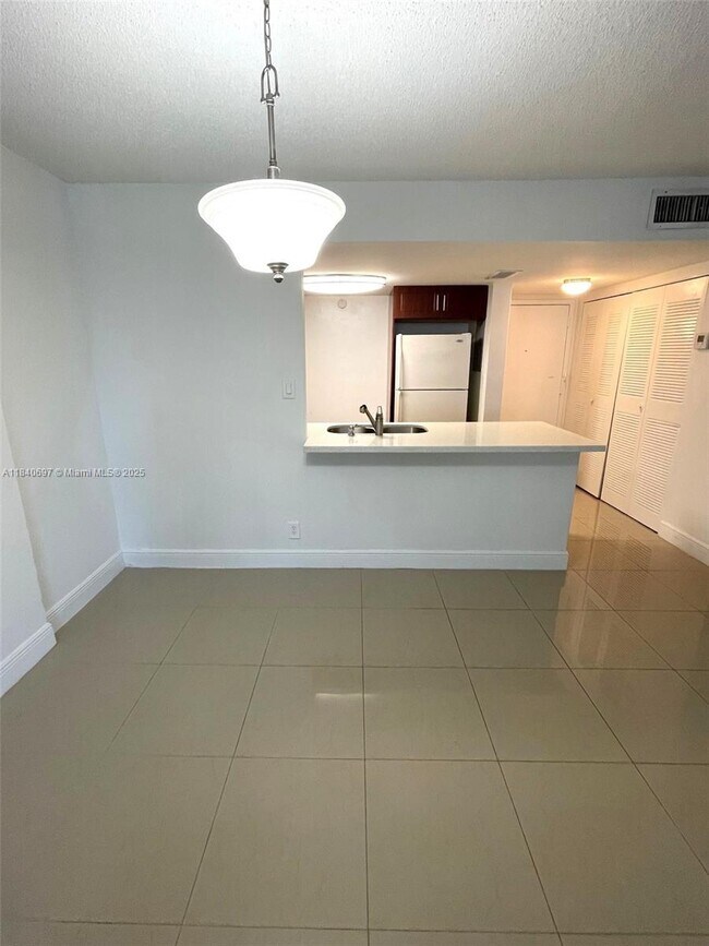 Foto del edificio - 9001 SW 77th Ave
