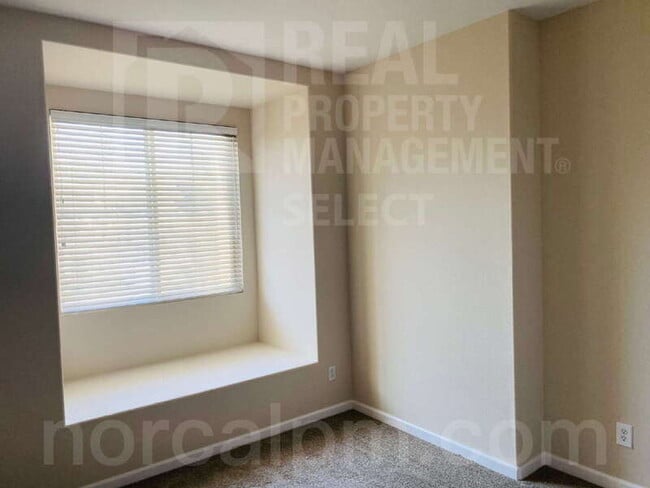 Building Photo - 116 Burgundy Ct