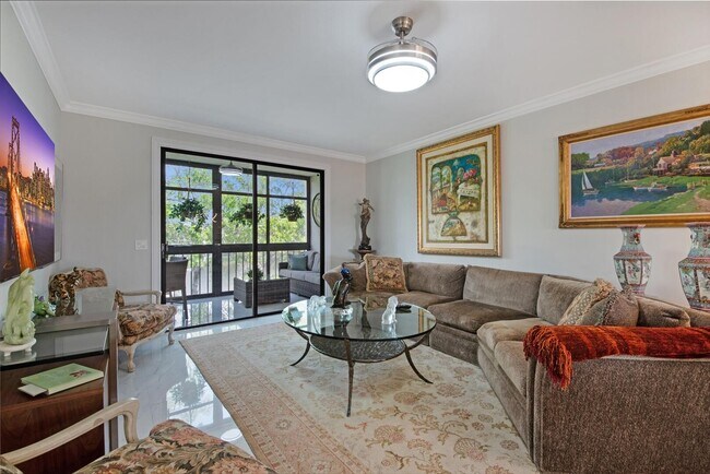 Foto del edificio - 6241 Pointe Regal Cir