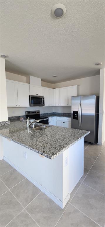 Foto del edificio - 565 Park Pl Blvd