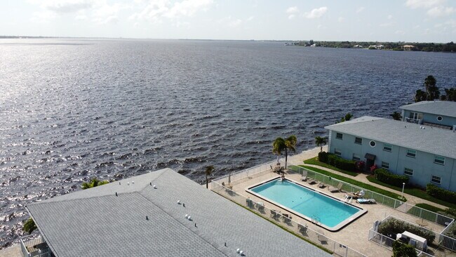 Foto del edificio - 3330 N Key Dr