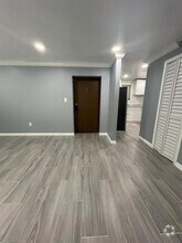 Building Photo - 1313 SW 8th Ct