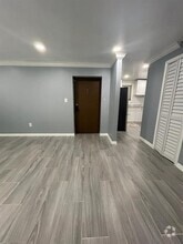 Building Photo - 1313 SW 8th Ct