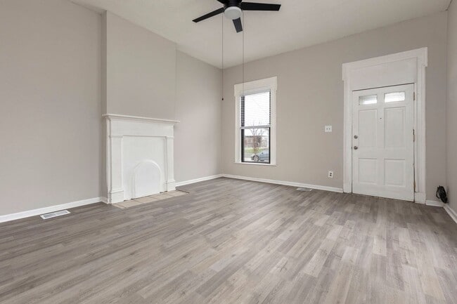 Photo - 726-728 W Saint Catherine Street Apartment