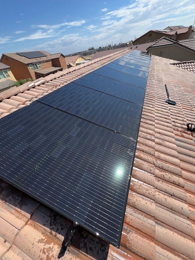 Foto del edificio - Modern 4 bed 2 bath - Shannon Ranch