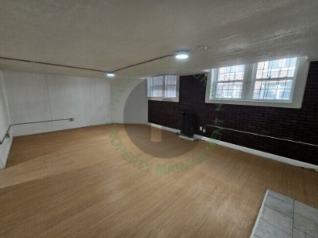 Building Photo - 2654 N Moreland Blvd