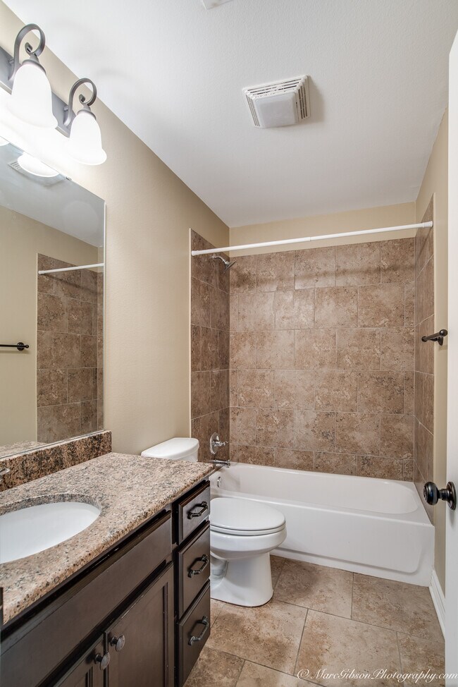 Foto del edificio - 2360 Tallgrass Cir