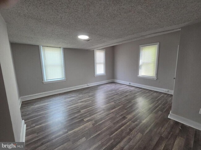 Foto del edificio - 6413 Old York Rd