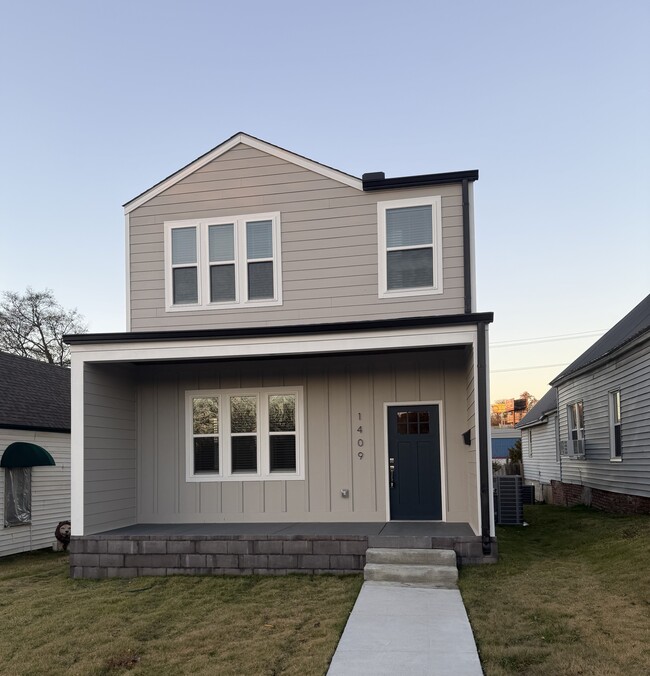 Building Photo - 1409 Woodbine Ave