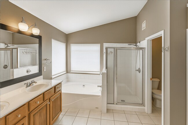 Foto del edificio - 5581 Crestwood Dr