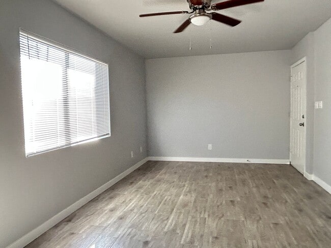 Building Photo - Brand New Remodeled 2 Bed 2 Bath
