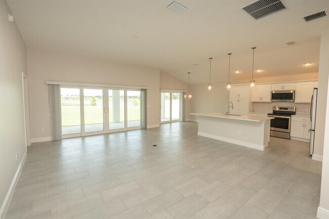 Foto del edificio - 7356 Danford Pl