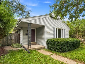 Building Photo - 4913 N Navajo Ave