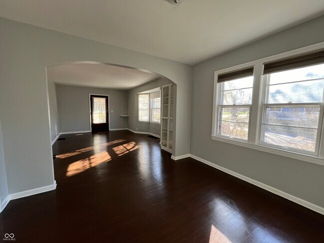 Foto del edificio - 5502 Carrollton Ave
