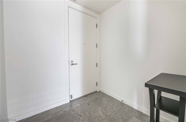 Building Photo - 4471 Dean Martin Dr