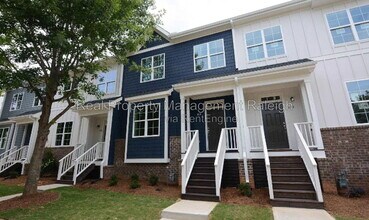 Building Photo - 802 Laurel Gate Dr