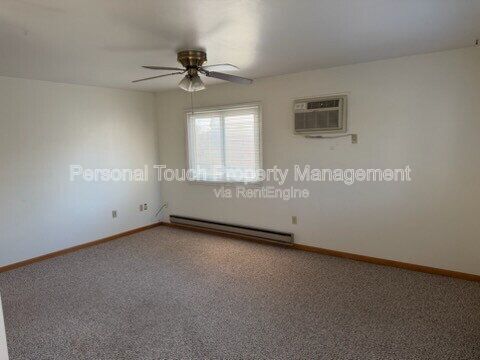 Building Photo - 313 Lyndee Dr