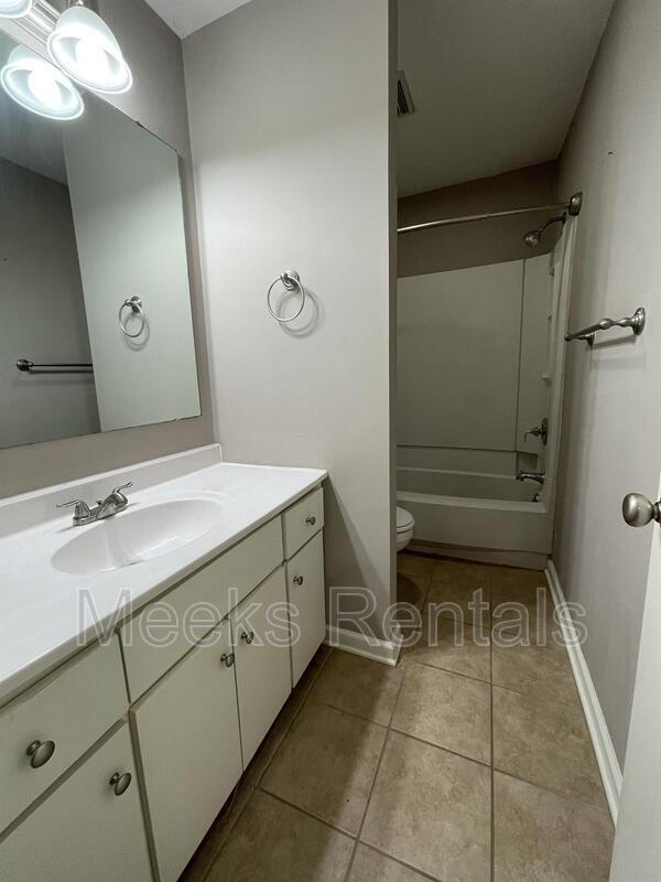 Foto del edificio - 1002 Fairway Gardens Dr