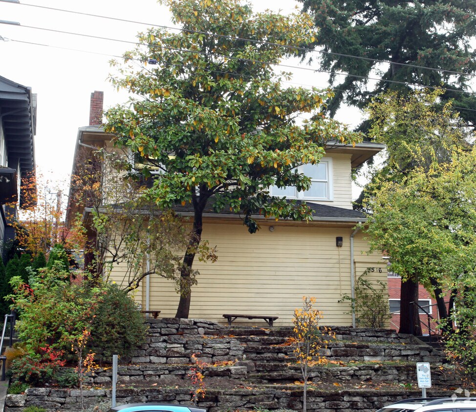 Foto del edificio - 4516 15th Ave NE