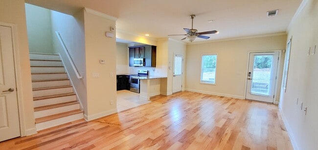 Foto del edificio - Preleasing for Fall 2026 - 4 Bedroom 4 Bat...