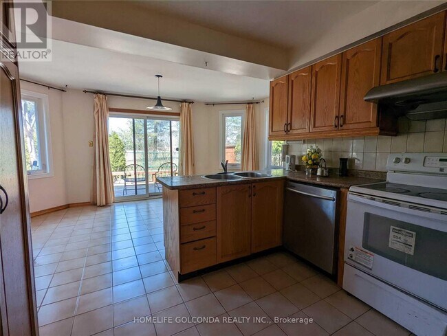Photo du bâtiment - 277 Huntington Ridge Dr