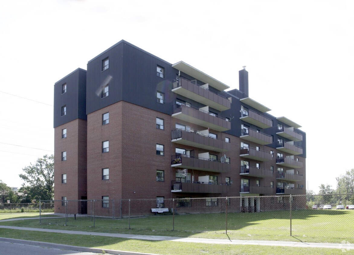 Photo du bâtiment - Ponytrail Court Apartments