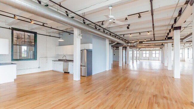 Building Photo - 167 N Racine Ave
