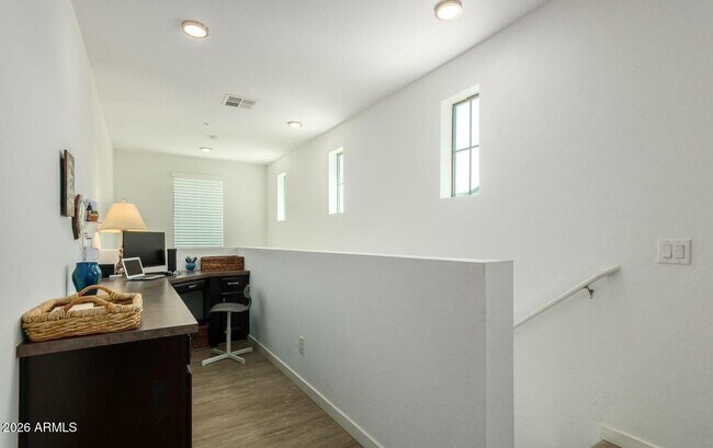 Foto del edificio - 3900 E Baseline Rd