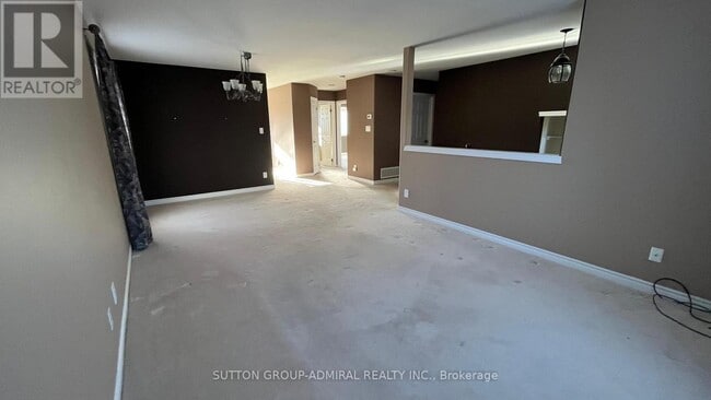 Building Photo - 12 Revelstoke Ct