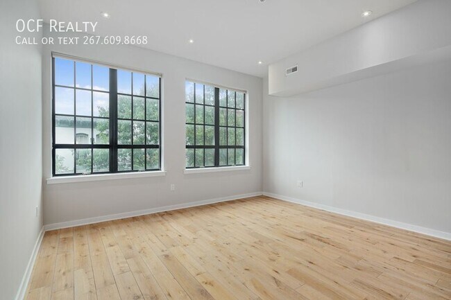 Building Photo - 412 S 13th St
