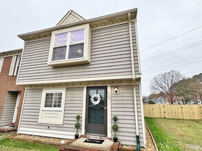 Building Photo - 720 Huntly Dr