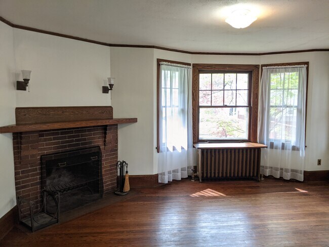 Foto del edificio - 118 Wait Ave