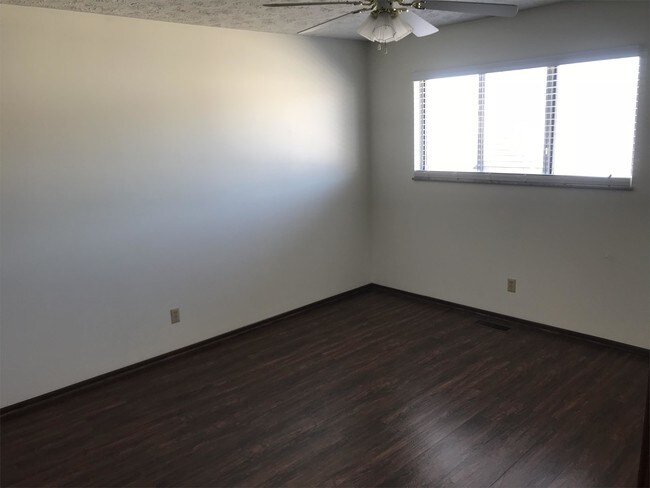 Foto del edificio - 6450 FARMDALE Rd