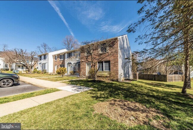 Foto del edificio - 3 br, 2.5 bath Townhome - 6062 Cedar Wood ...