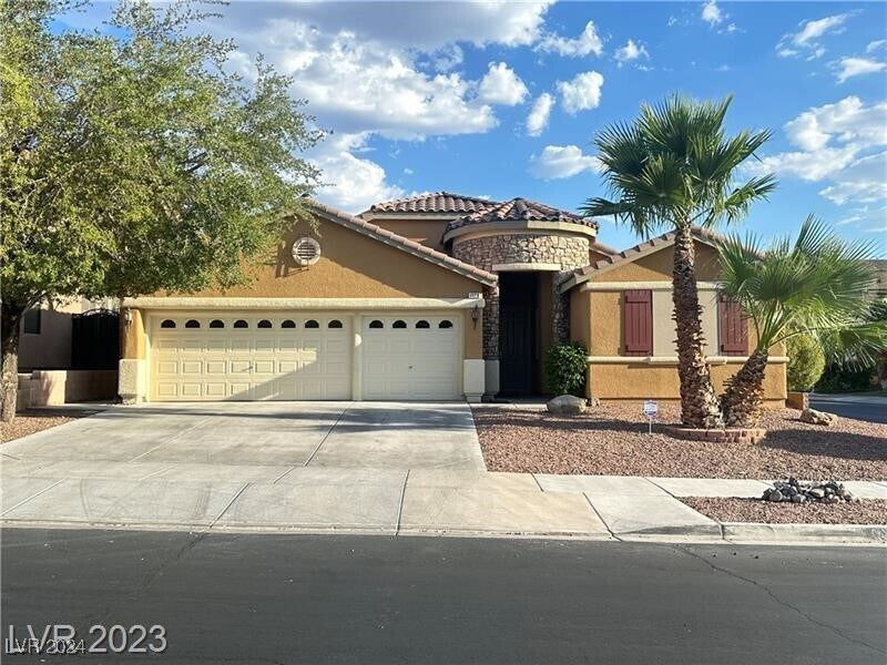 Foto principal - 1128 Fairbury St