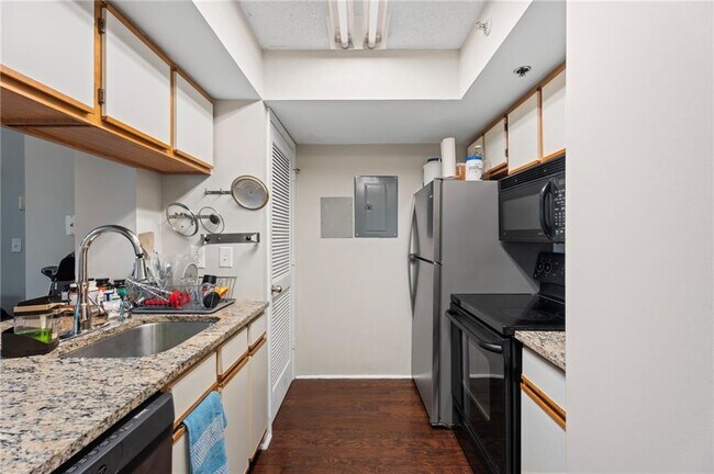 Foto del edificio - 795 Hammond Dr