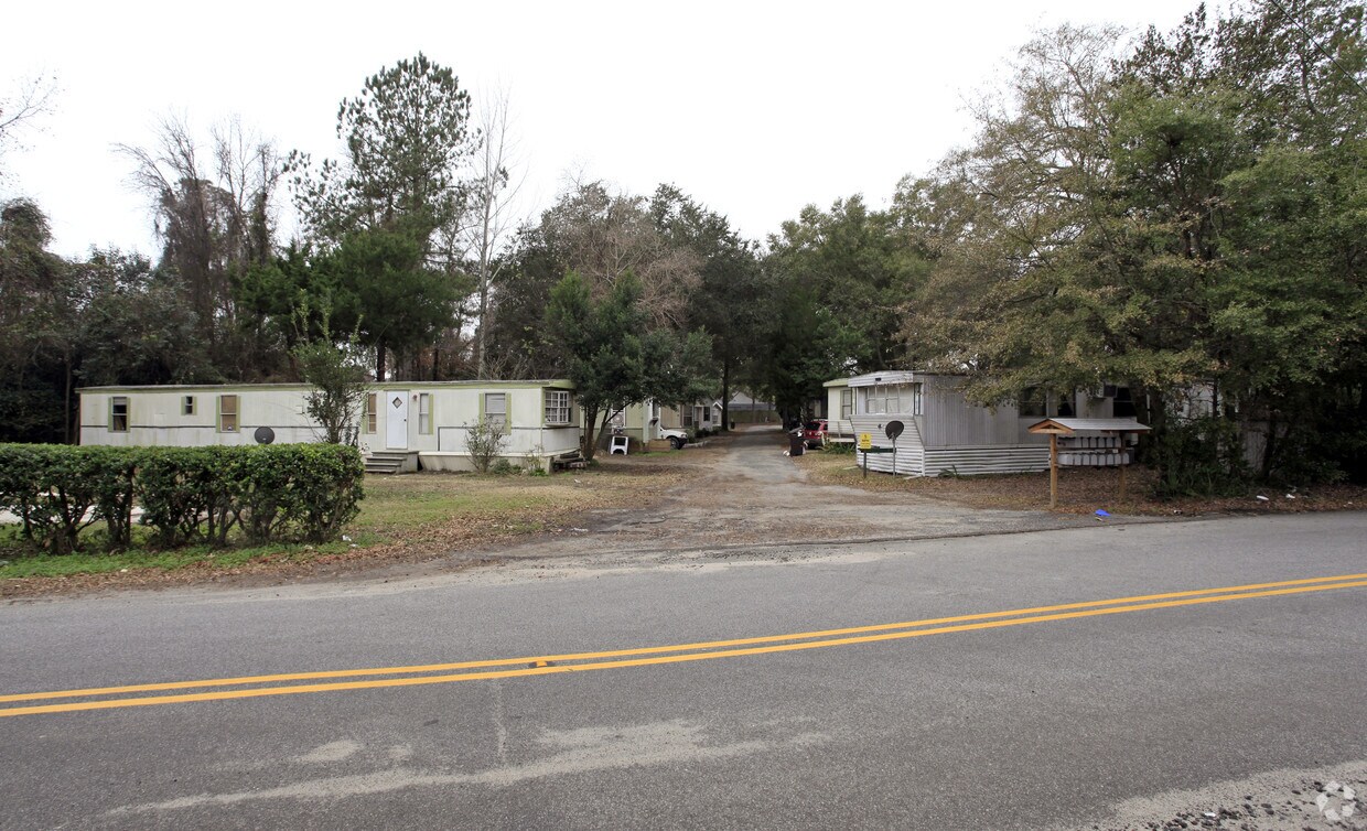 Primary Photo - 1301 Erckmann Dr