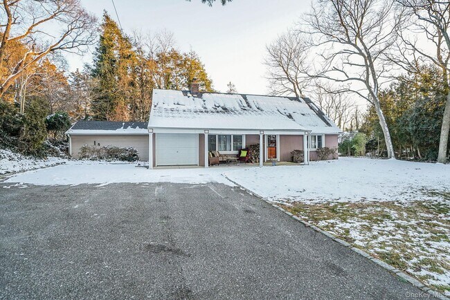 Building Photo - 6 Fairfields Ln