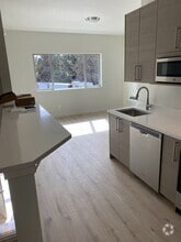 Building Photo - 202 SW Maricopa Dr