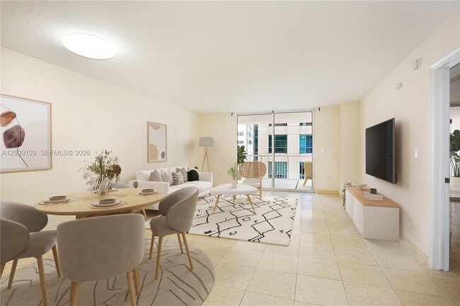 Foto del edificio - 1200 Brickell Bay Dr