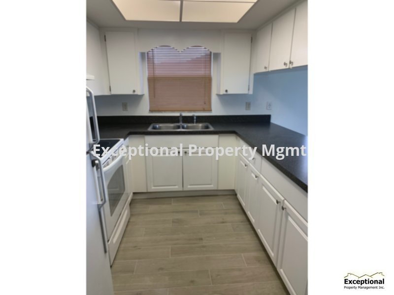 Primary Photo - 2/2 Duplex! Available Soon! Call today to ...