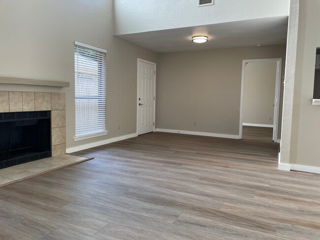 Photo - 1261 W Hudgins St Townhome