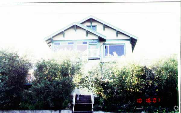 Primary Photo - 2155 Paradise Dr