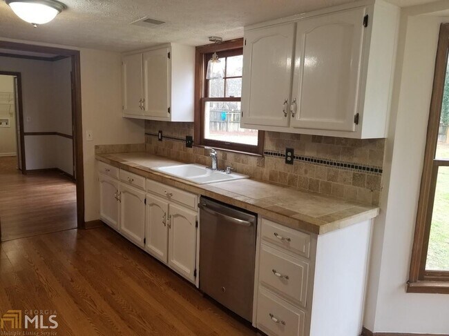 Building Photo - 104 Bowfin Bay