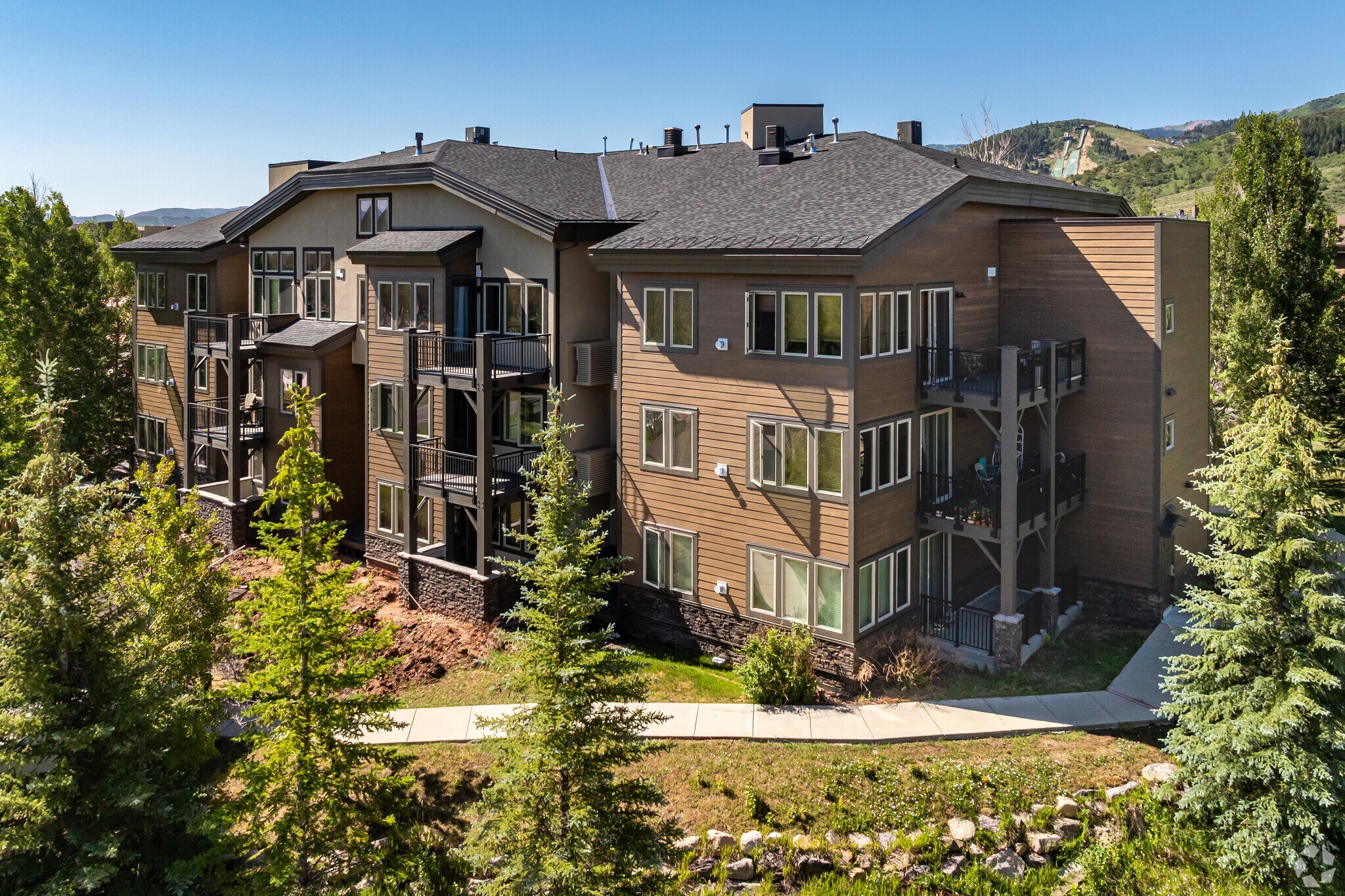 Crestview Condominiums