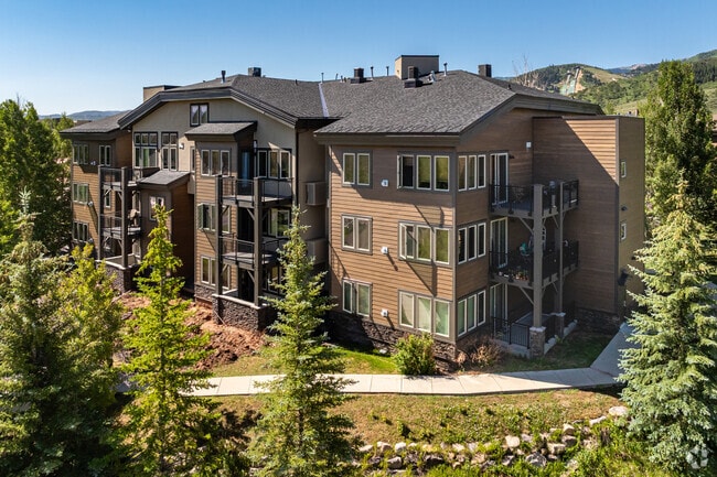 Crestview Condominiums