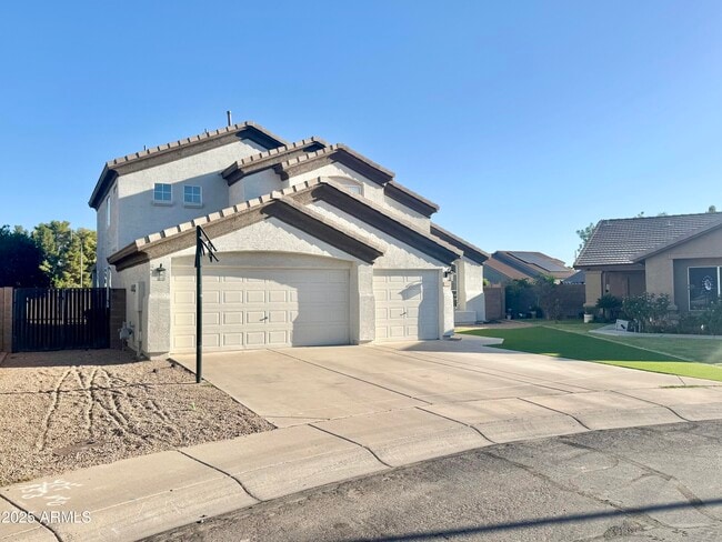 Building Photo - 211 E Constitution Dr