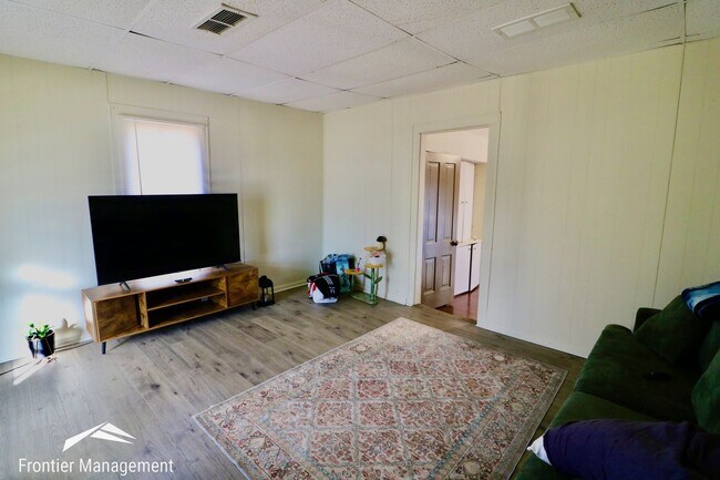 Foto del edificio - Affordable Three Bedroom Home